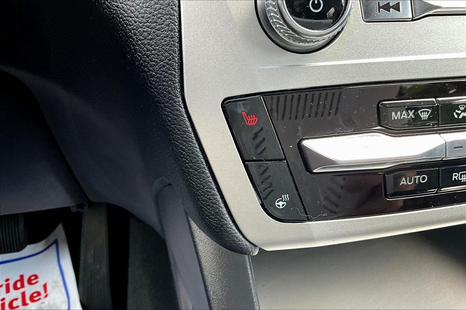 2022 Ford Explorer XLT photo 22