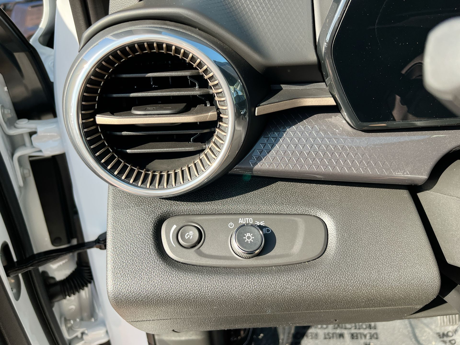 2026 Chevrolet Trax ACTIV photo 16