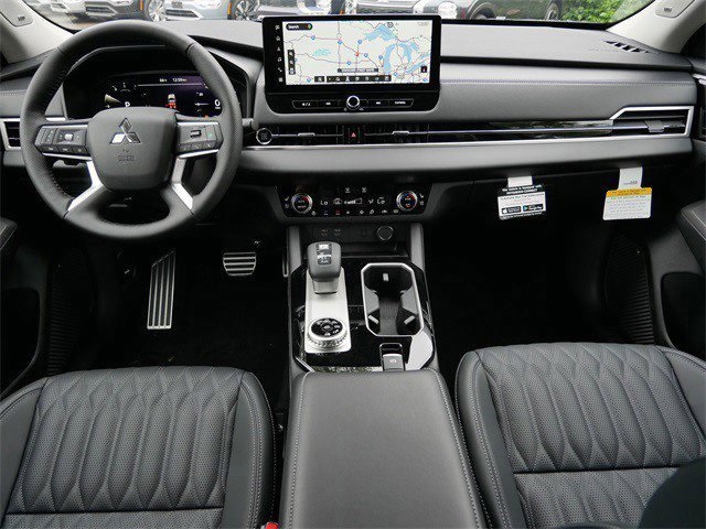 2025 Mitsubishi Outlander SEL photo 7