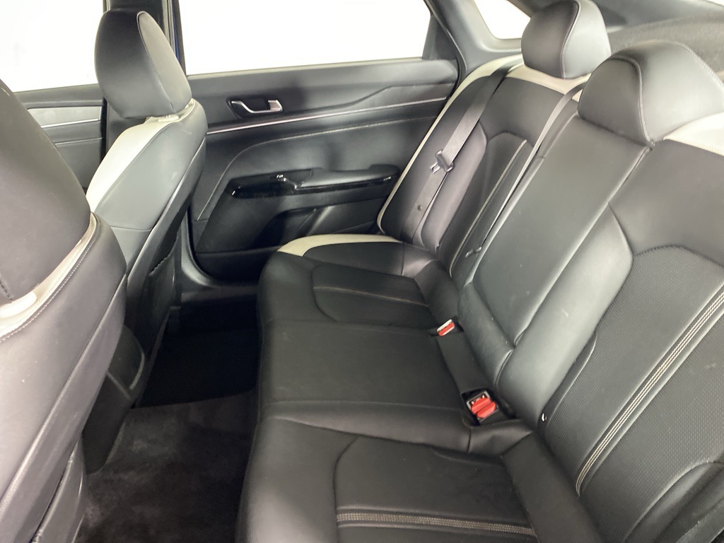 2025 Kia K5 GT-Line photo 11