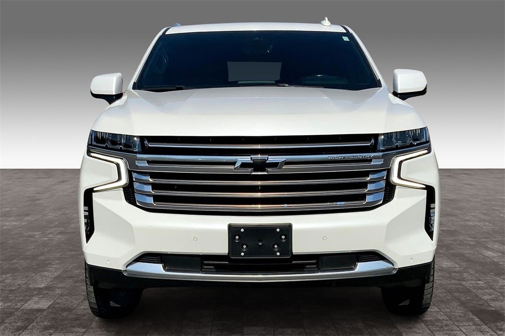 2023 Chevrolet Suburban High Country photo 3