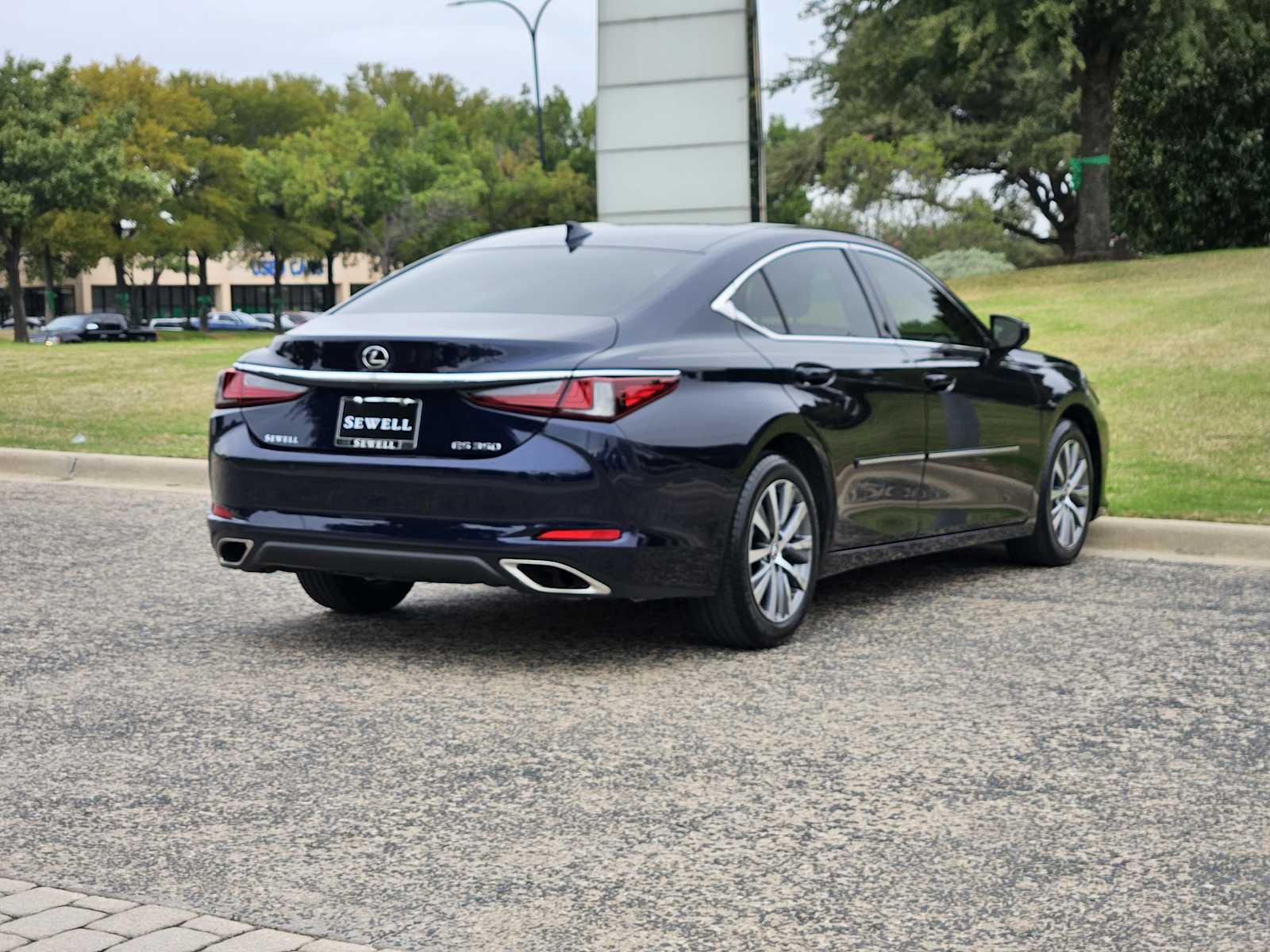 2020 Lexus ES 350 Premium photo 4