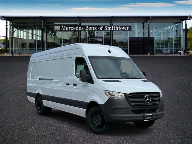 2025 Mercedes-Benz Sprinter Cargo Van Base's photo