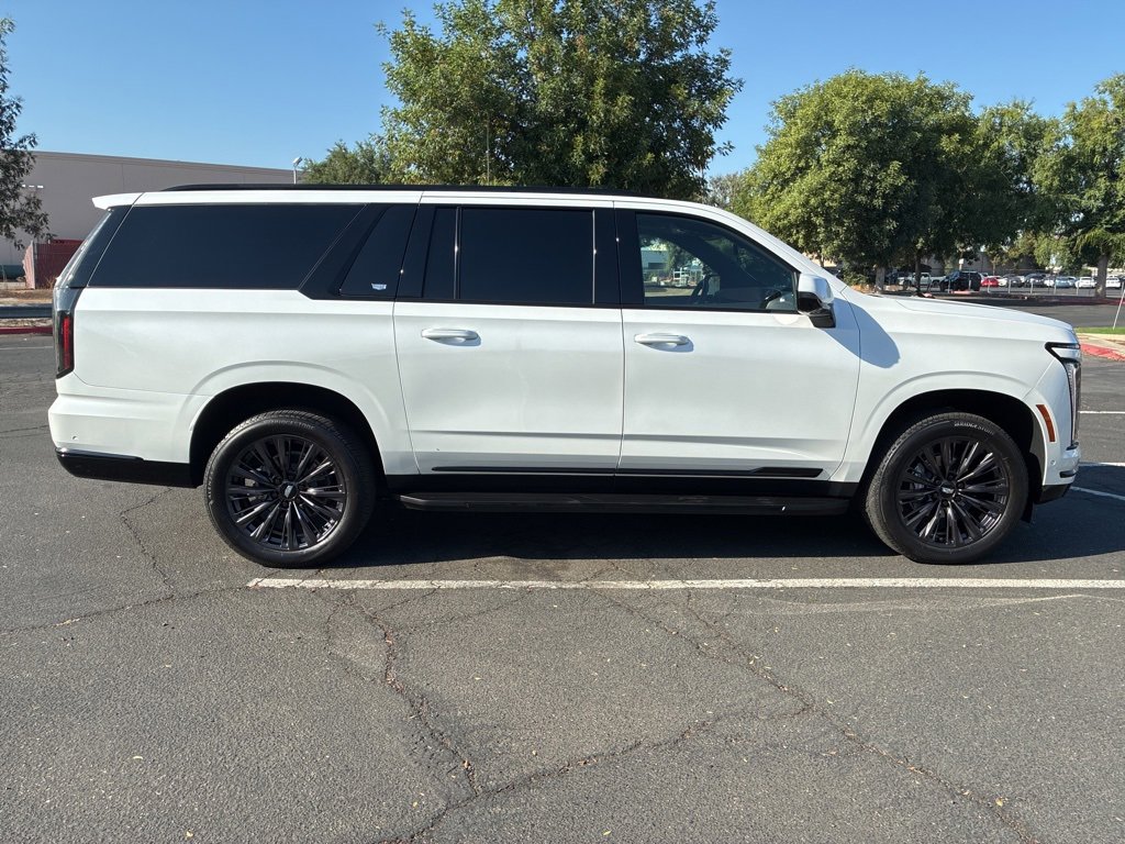 2025 Cadillac Escalade ESV Sport photo 2
