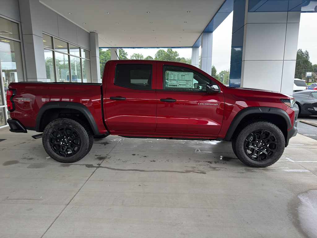 2026 Chevrolet Colorado Trail Boss photo 3