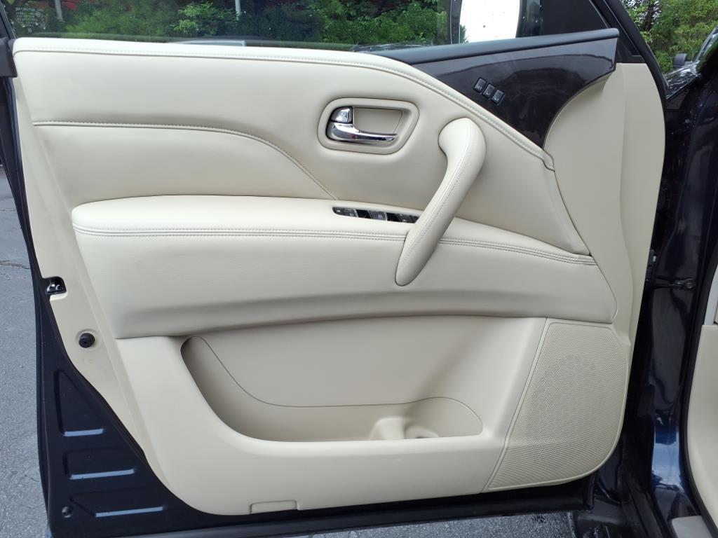 2022 Infiniti QX80 Luxe photo 2