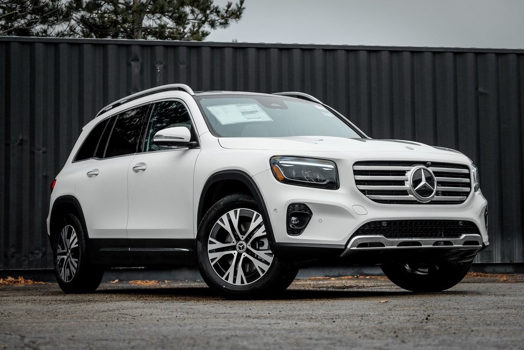 2026 Mercedes-Benz GLB Base's photo