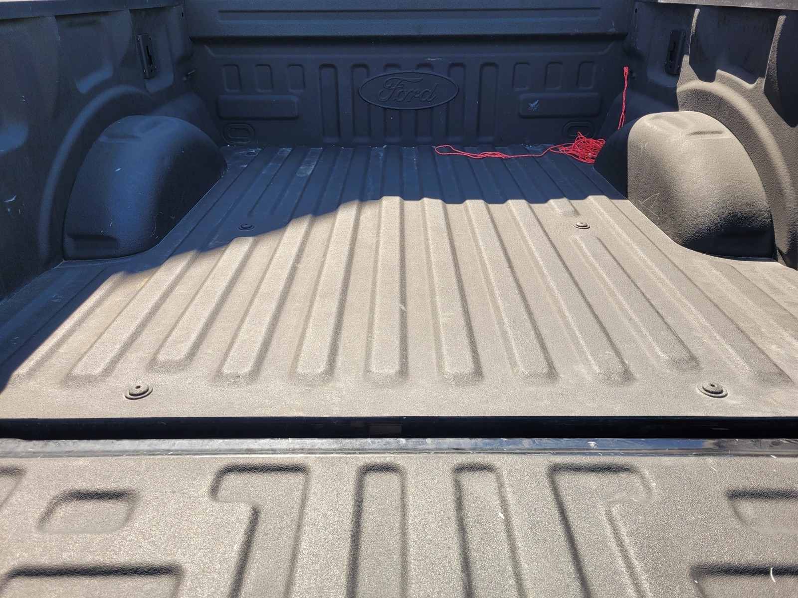 2023 Ford F-150 Lariat photo 28