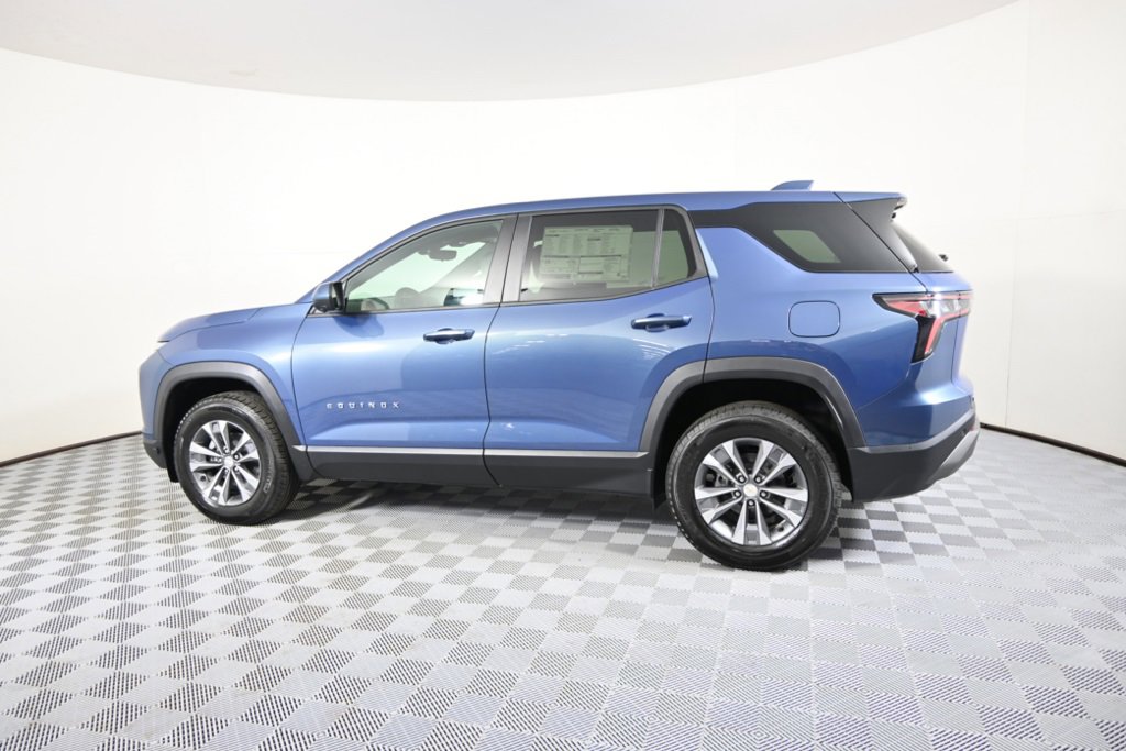 2026 Chevrolet Equinox LT photo 3