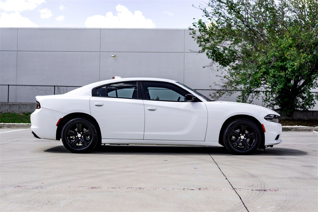 2023 Dodge Charger SXT photo 3