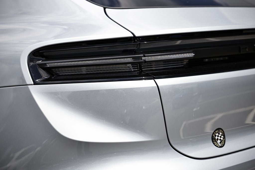2025 Porsche Macan 4 Electric photo 13