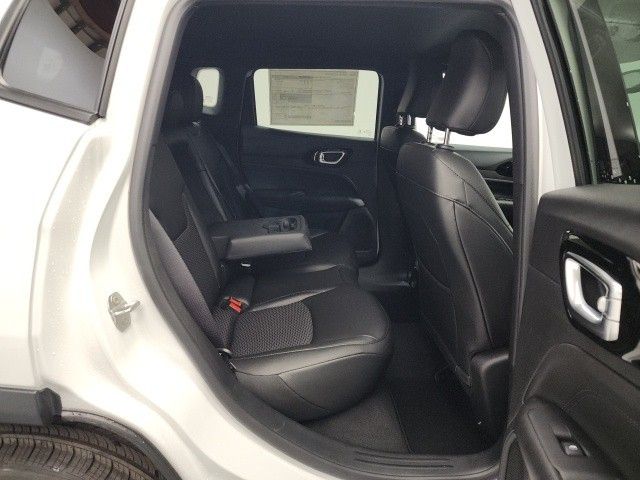 2025 Jeep Compass Latitude photo 6