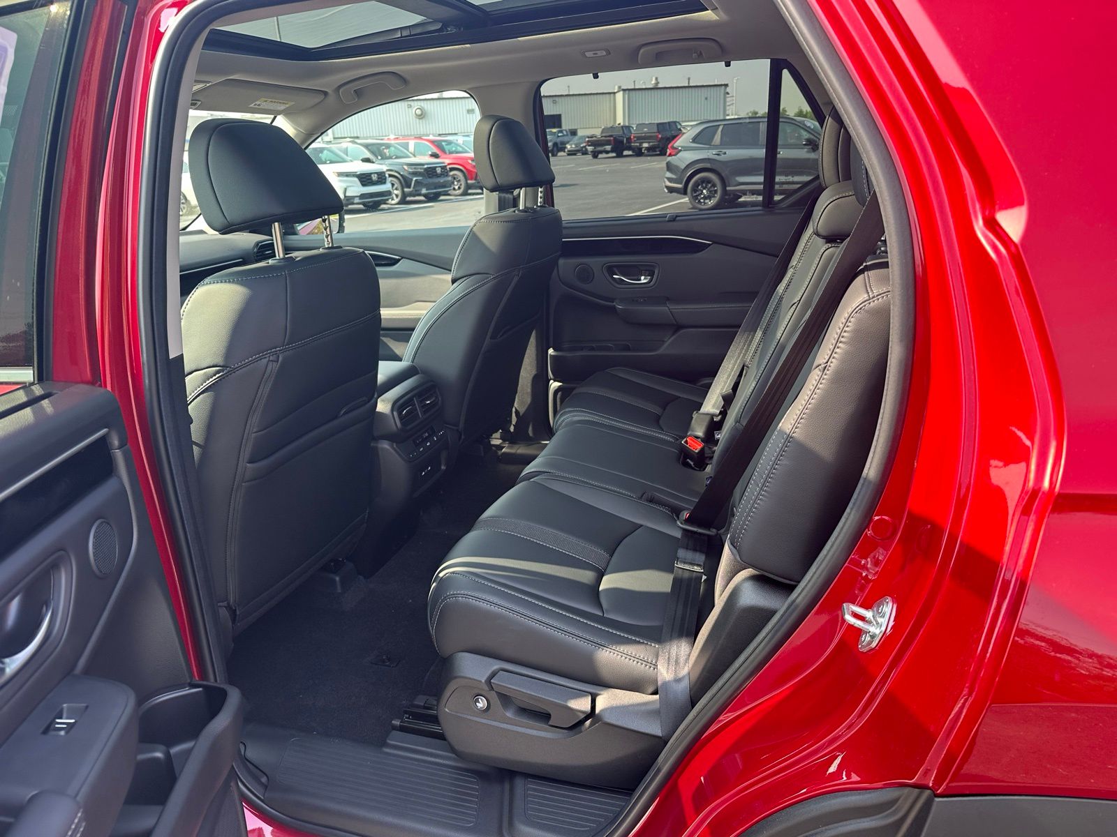 2025 Honda Pilot Touring photo 18