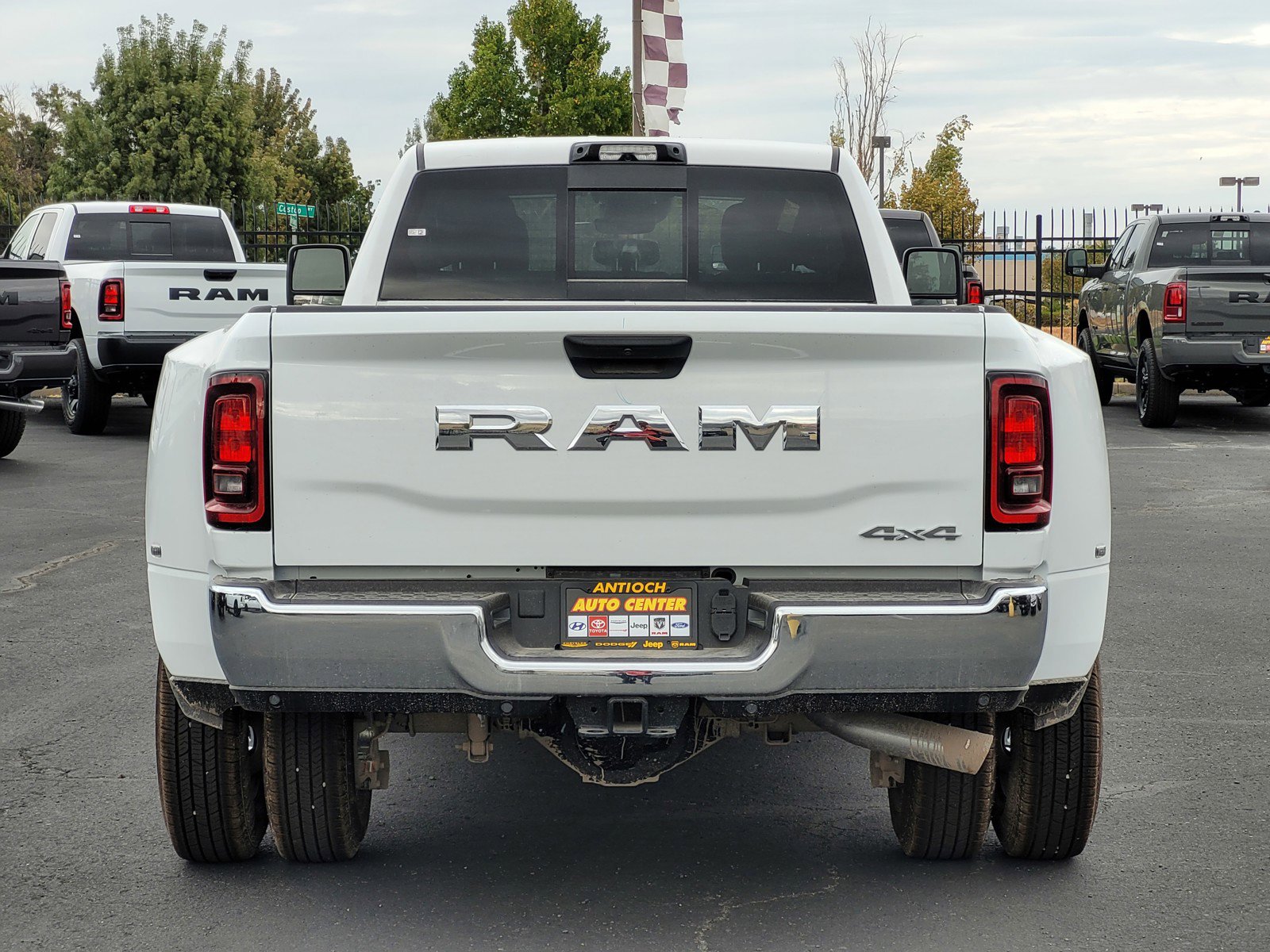 2026 Ram 3500 Tradesman photo 4