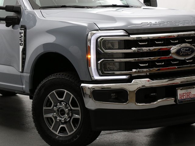 2026 Ford F-250 Lariat photo 3