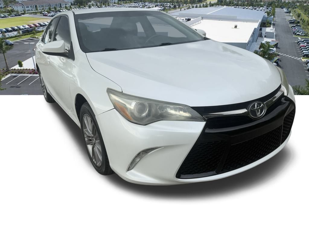2017 Toyota Camry XLE XSE photo 2
