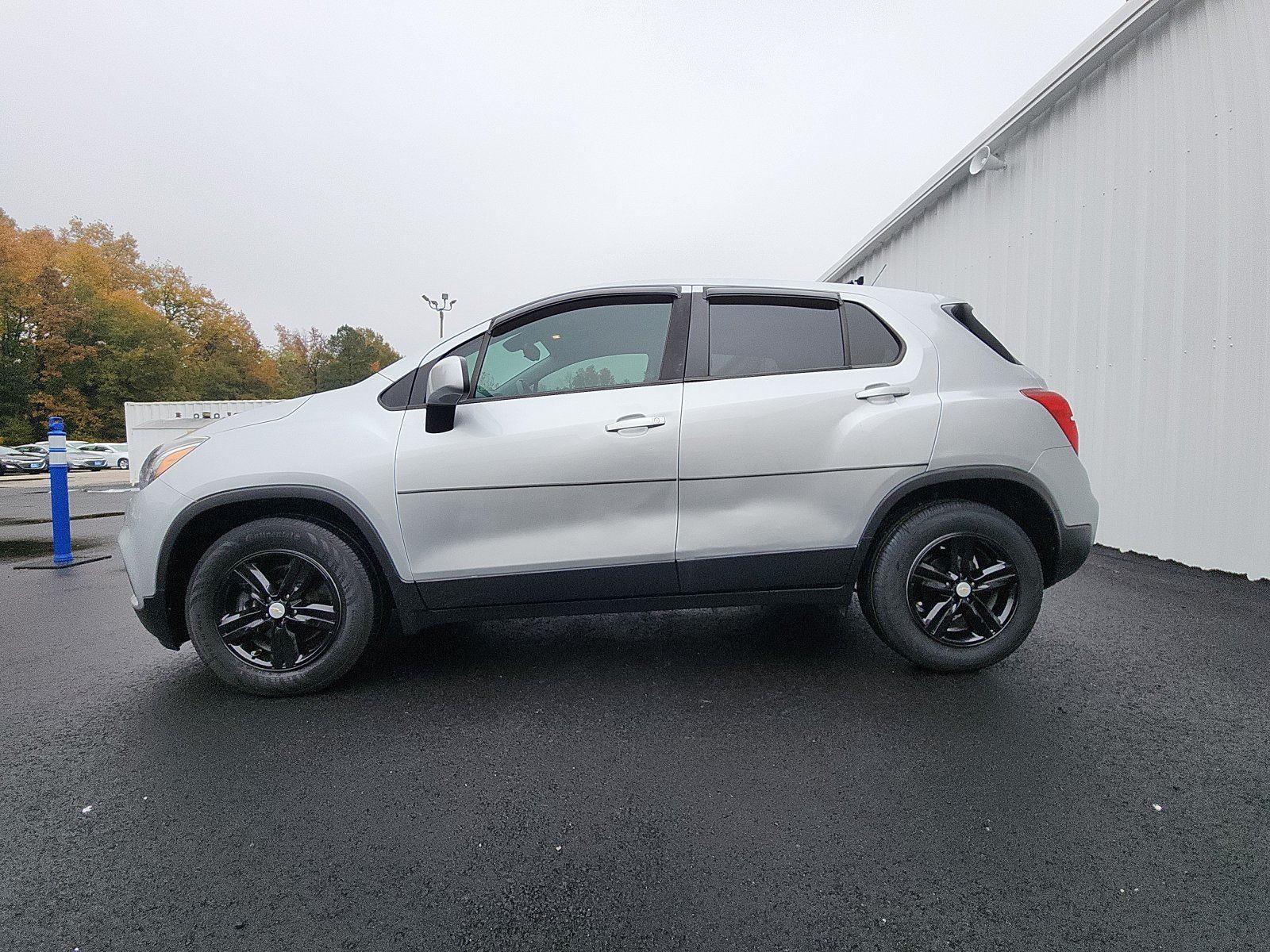 Used 2020 Chevrolet Trax LS with VIN KL7CJKSB5LB324345 for sale in Hopewell, VA
