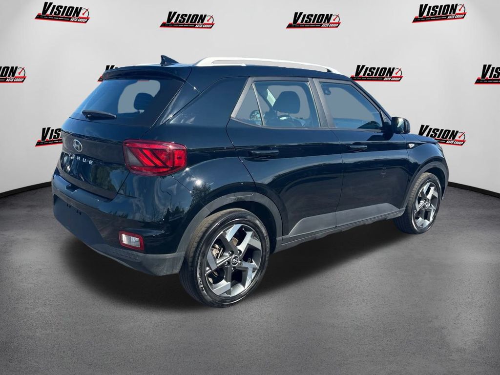 2022 Hyundai Venue SEL Limited photo 4