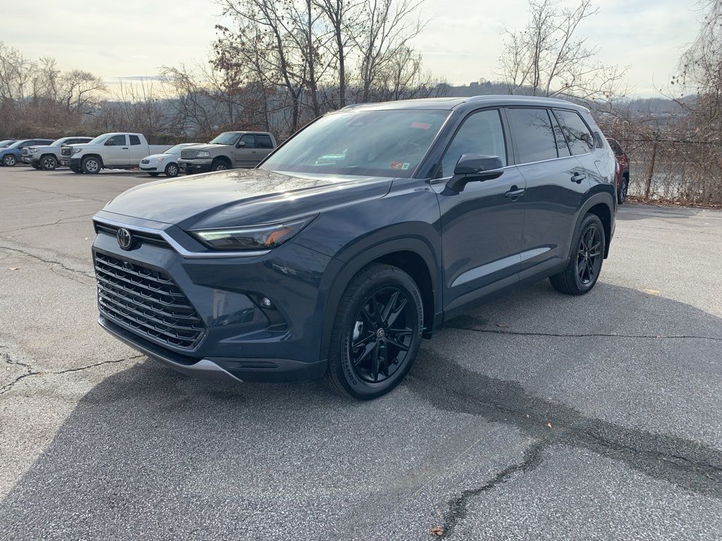 2026 Toyota Grand Highlander Platinum's photo