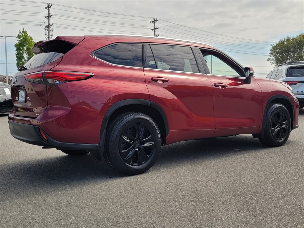 2020 Toyota Highlander XLE photo 3