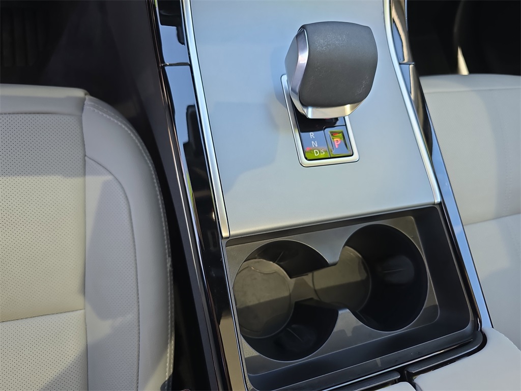2025 Land Rover Range Rover Velar S photo 20