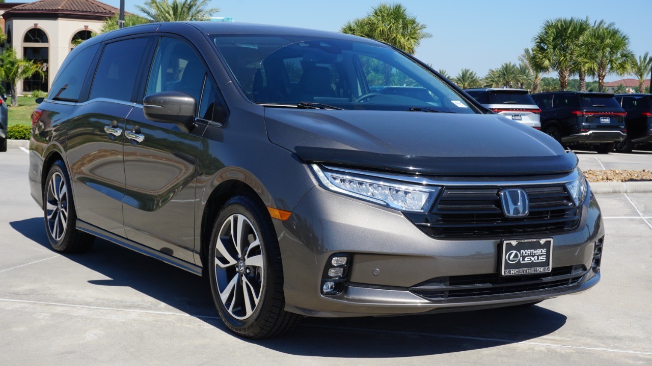 2022 Honda Odyssey Touring photo 3