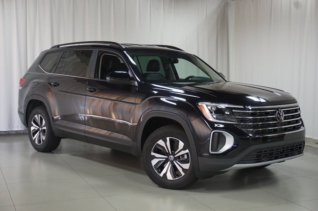 2026 Volkswagen Atlas SE photo 3