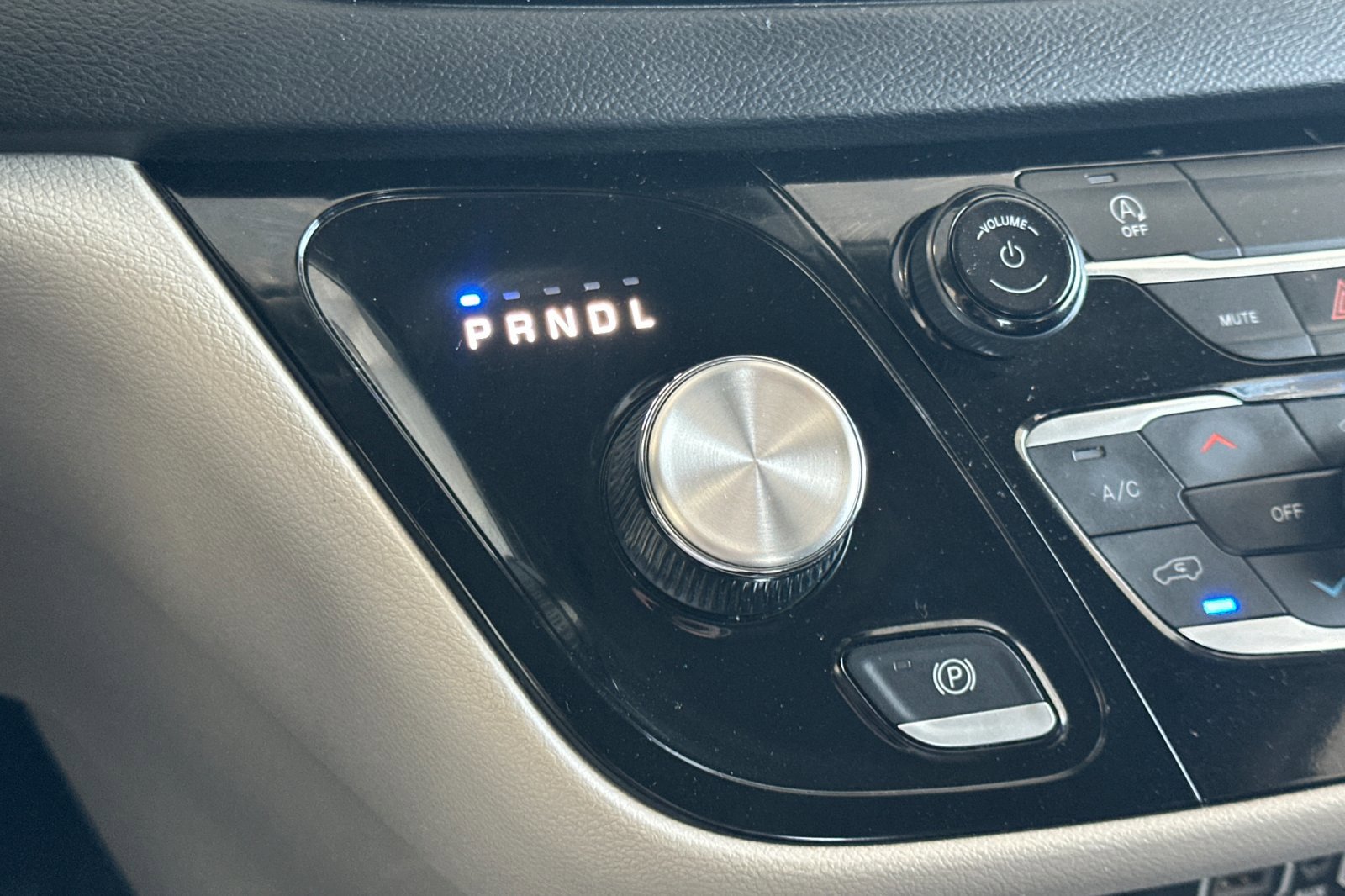 2023 Chrysler Pacifica LX photo 18