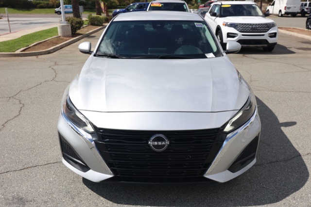 2023 Nissan Altima 2.5 SV photo 8