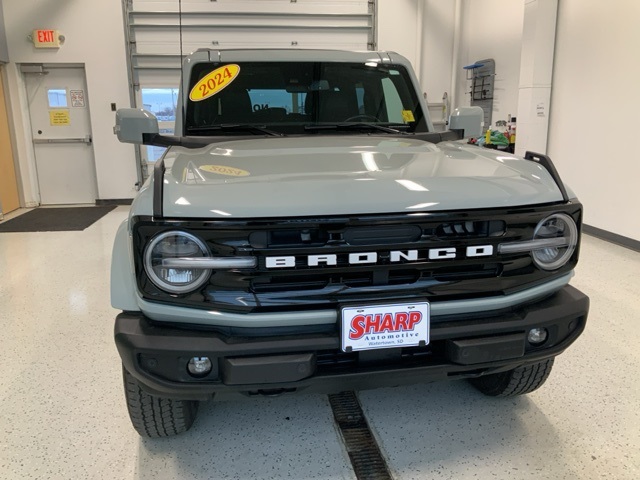 2024 Ford Bronco Outer Banks photo 4