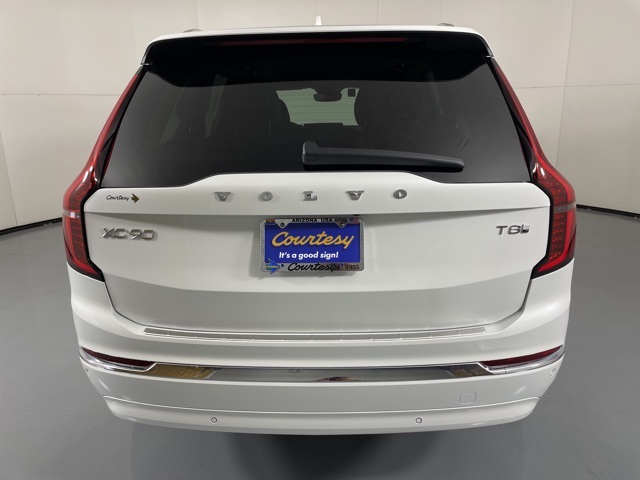 2025 Volvo XC90 T8 photo 7