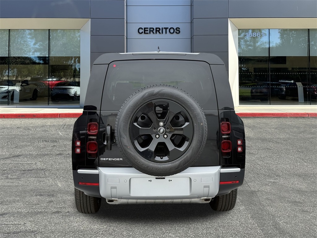 2025 Land Rover Defender 130 S photo 6