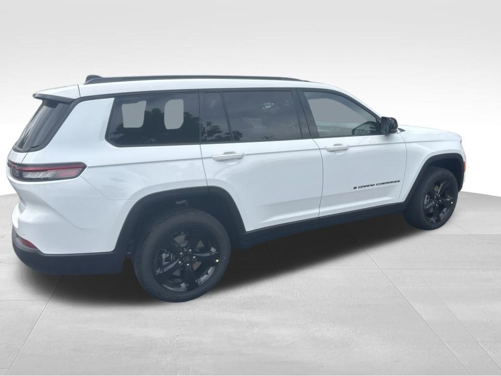 2025 Jeep Grand Cherokee Altitude X photo 17