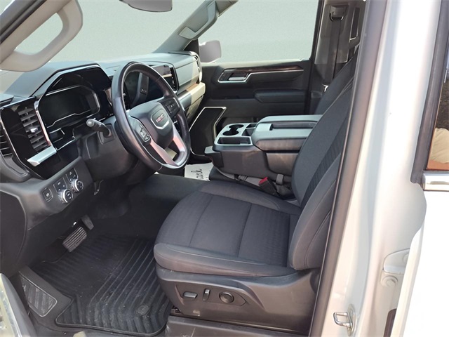 Image of Pre-Owned 2022 GMC Sierra 1500 SLE