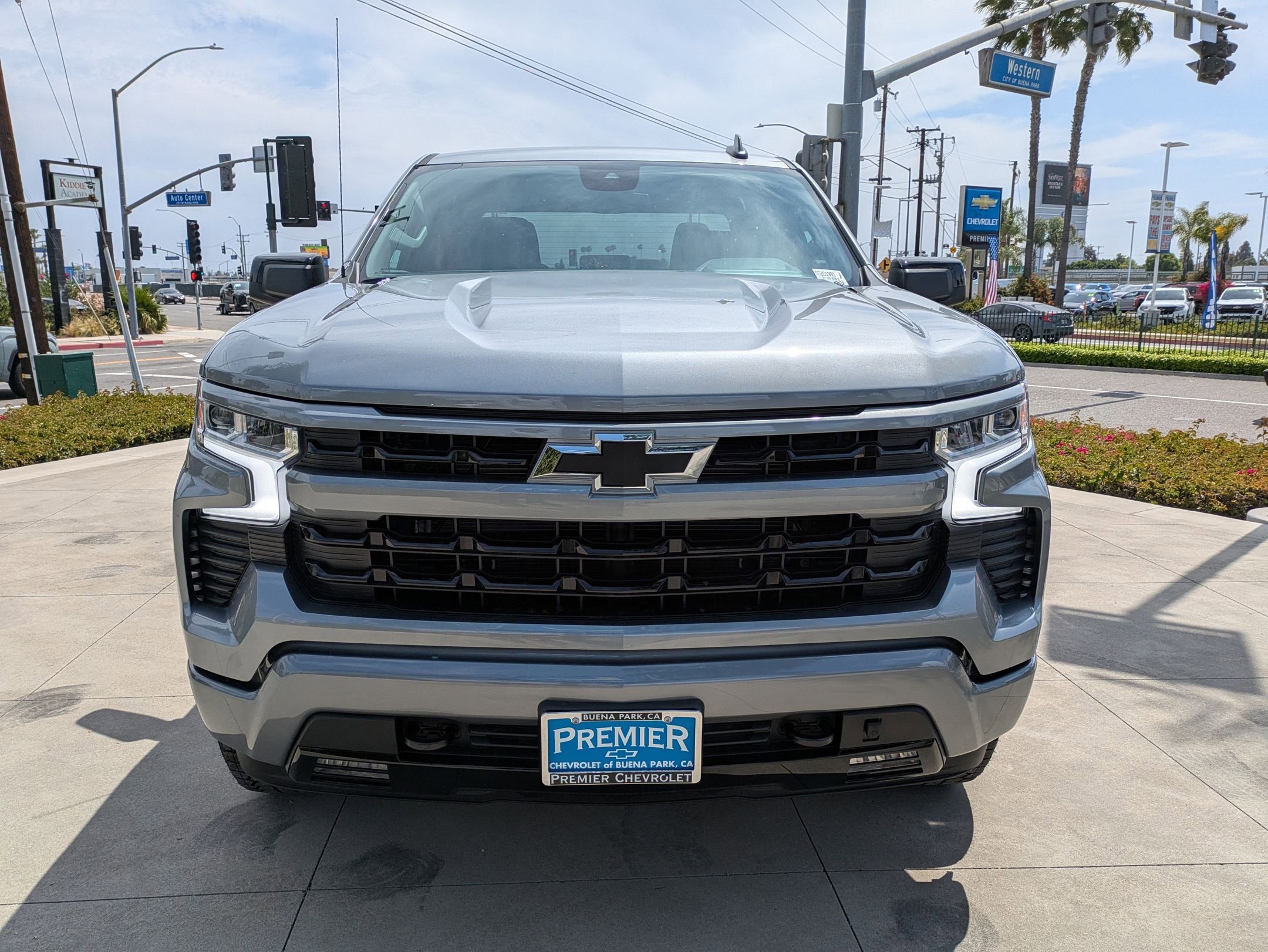 2025 Chevrolet Silverado RST photo 8
