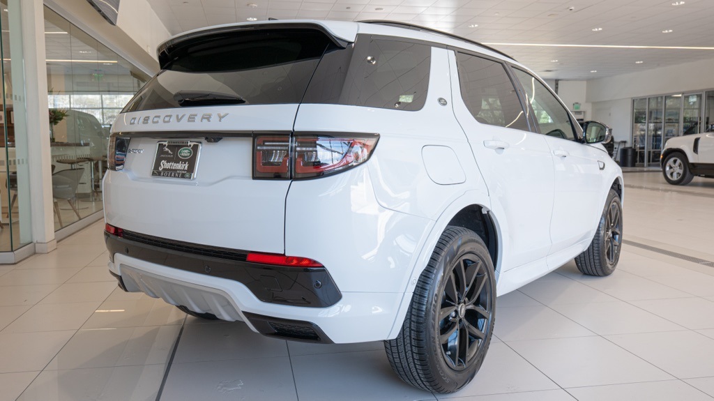2025 Land Rover Discovery Sport S photo 5