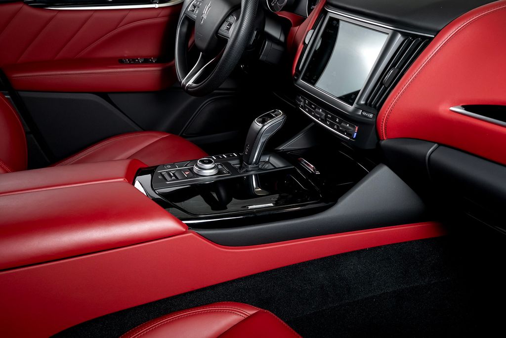 2022 Maserati Levante GT photo 48