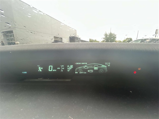 2013 Toyota Prius Four photo 13
