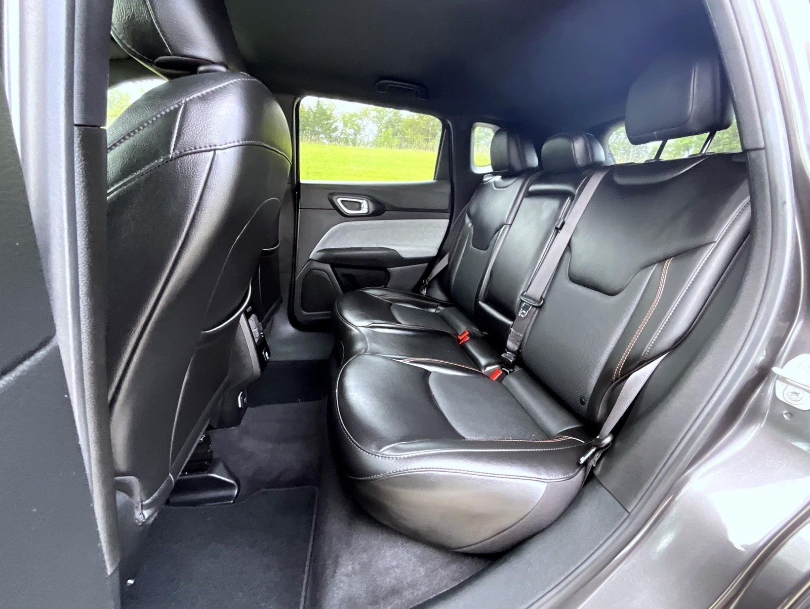 2023 Jeep Compass Latitude Lux photo 19