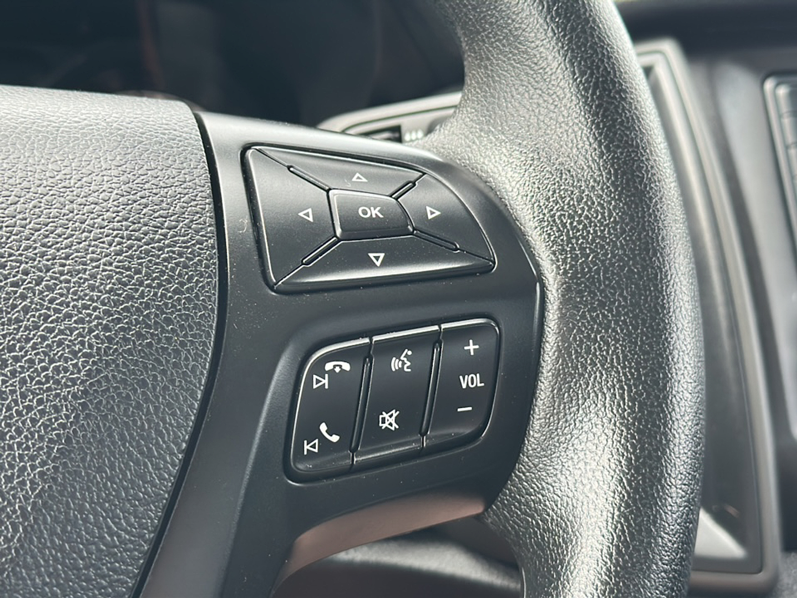 Used 2022 White Ford XL image 25