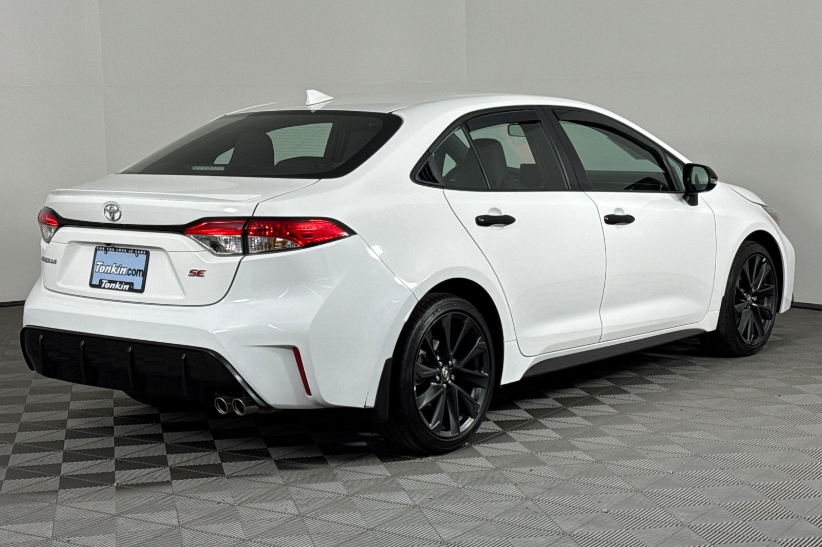 2024 Toyota Corolla SE photo 2