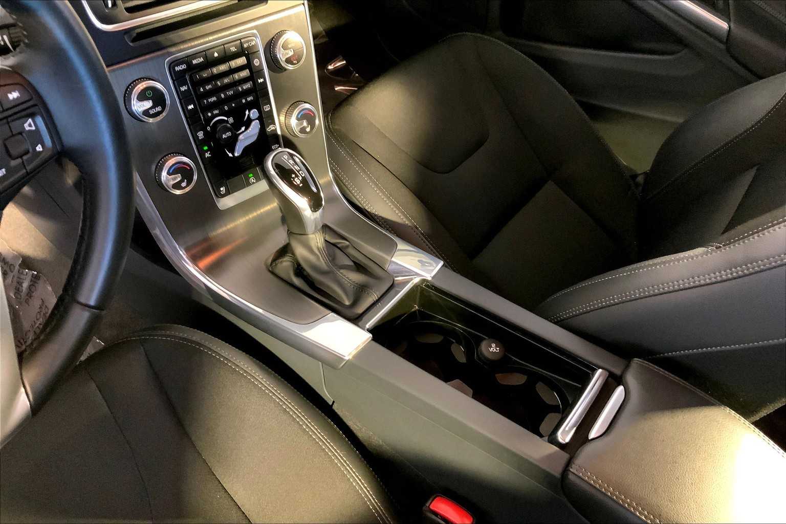 2015 Volvo S60 T5 Drive-E photo 15