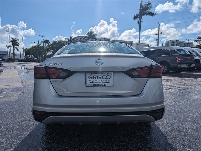 2019 Nissan Altima 2.5 S photo 10
