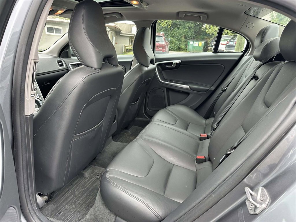 2016 Volvo S60 T5 Drive-E Premier photo 12