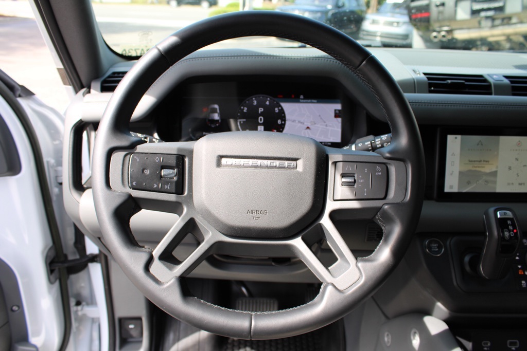 2023 Land Rover Defender 110 X-Dynamic SE photo 13