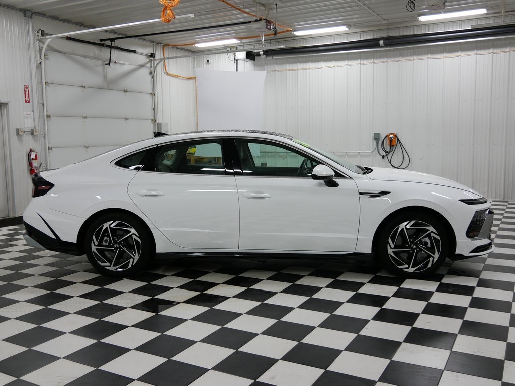 Used 2024 Hyundai Sonata SEL with VIN KMHL14JA8RA422075 for sale in Rochester, Minnesota