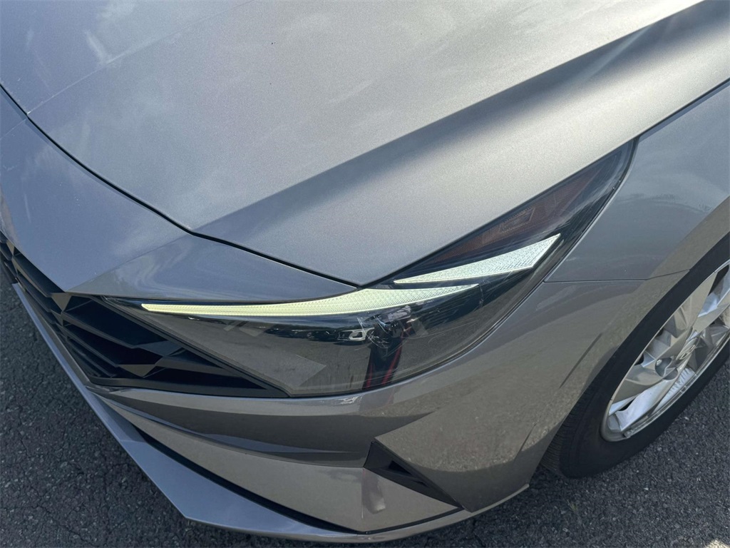 2023 Hyundai Elantra SE photo 8
