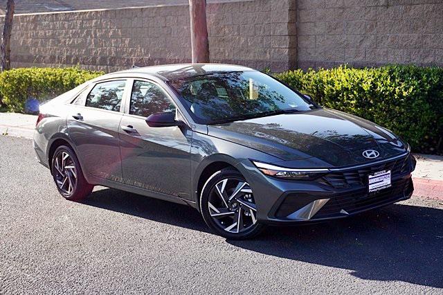 2025 Hyundai Elantra Hybrid SEL Sport photo 3