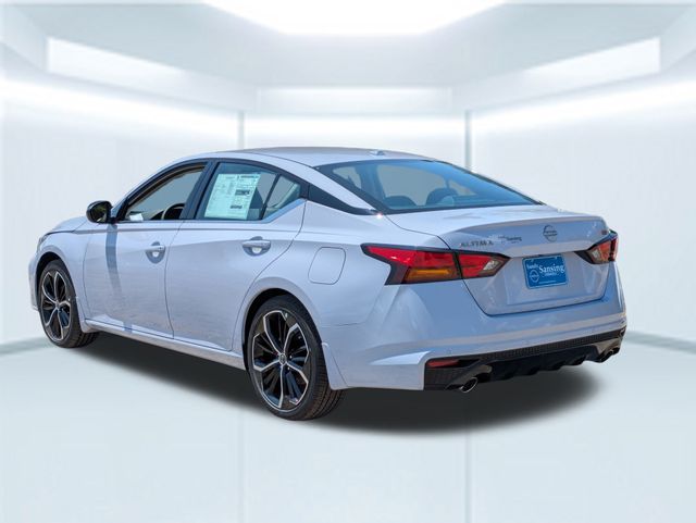 2025 Nissan Altima 2.5 SR photo 3