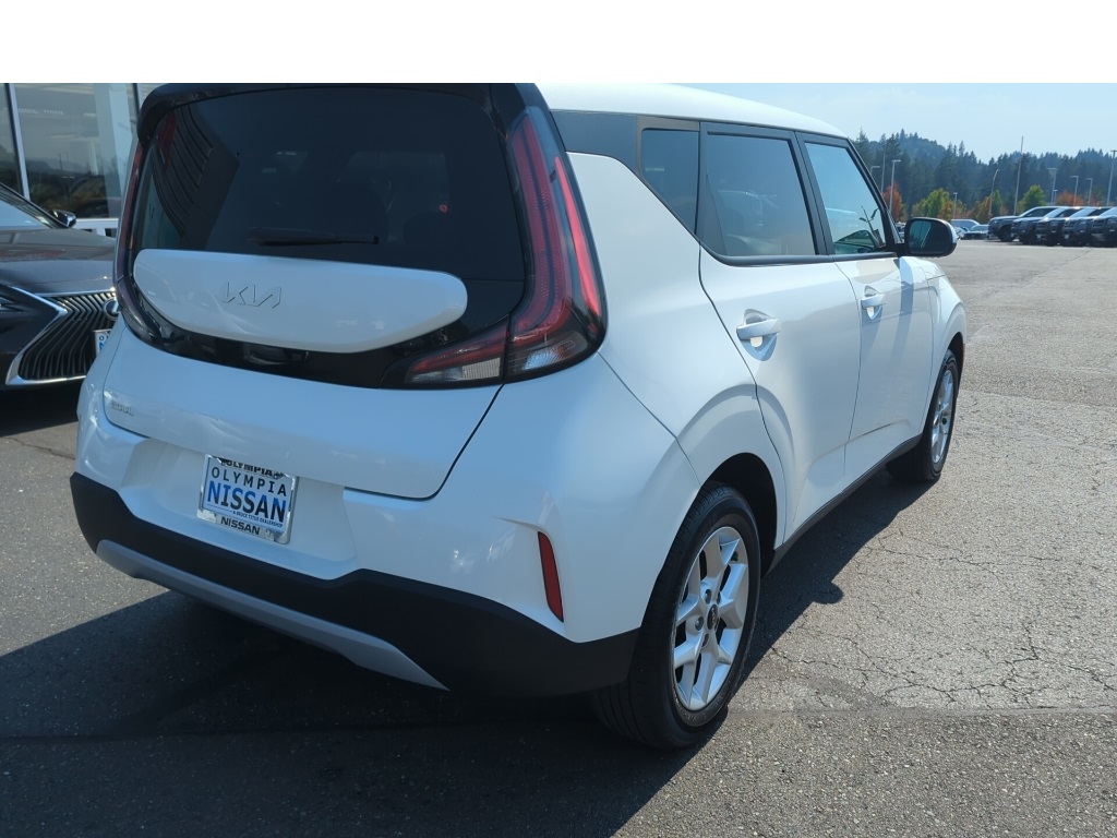 2023 Kia Soul LX photo 4